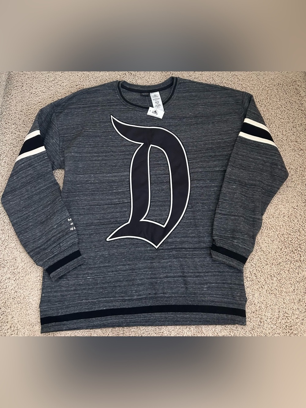 Disneyland Our Universe Nostalgia D Collection sweater 2026 Men/Women Adults XL